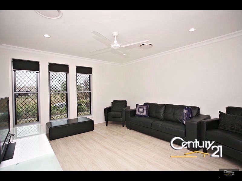 64 Swan Parade, Warner QLD 4500