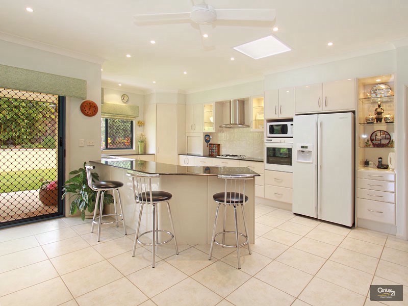 9 Pinehurst Court, Albany Creek QLD 4035