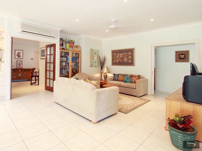 9 Pinehurst Court, Albany Creek QLD 4035