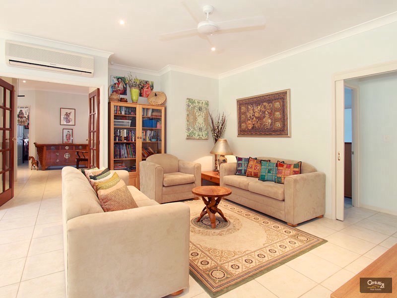 9 Pinehurst Court, Albany Creek QLD 4035