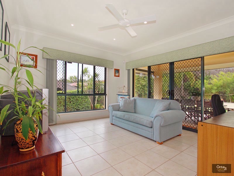 9 Pinehurst Court, Albany Creek QLD 4035