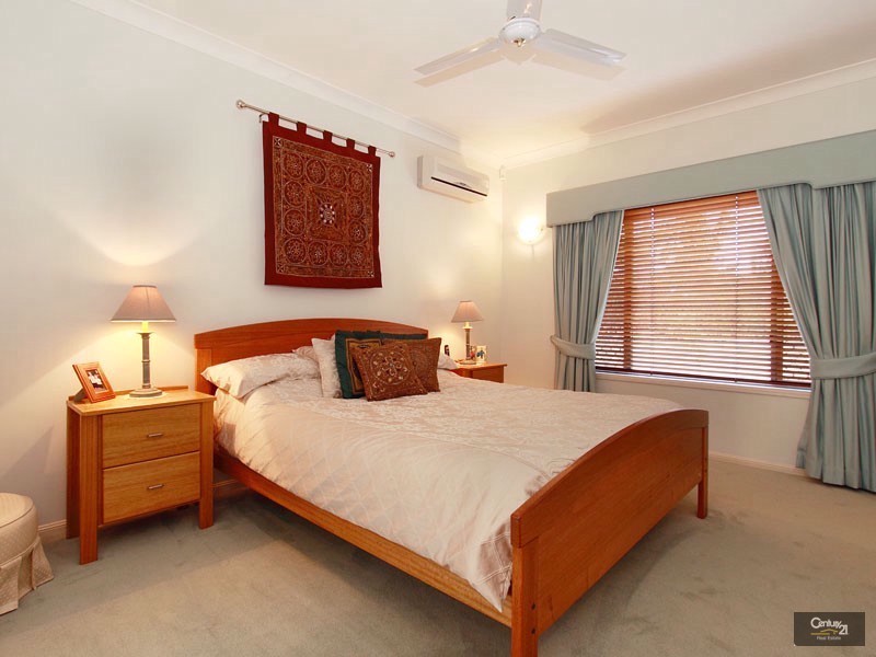 9 Pinehurst Court, Albany Creek QLD 4035