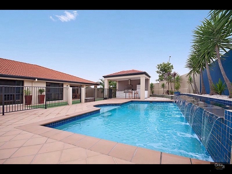 2 Quandong Crescent, Arana Hills QLD 4054