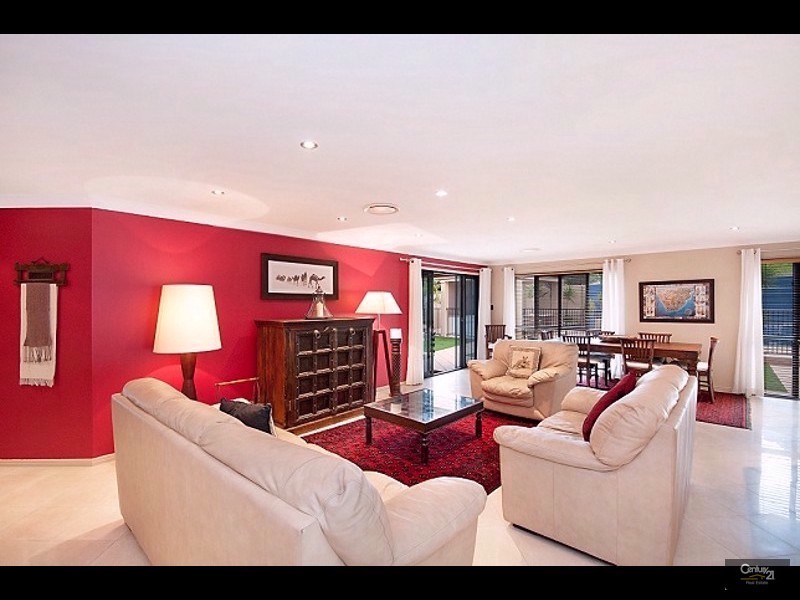 2 Quandong Crescent, Arana Hills QLD 4054