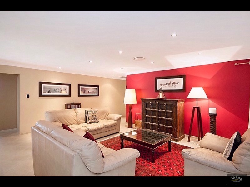 2 Quandong Crescent, Arana Hills QLD 4054