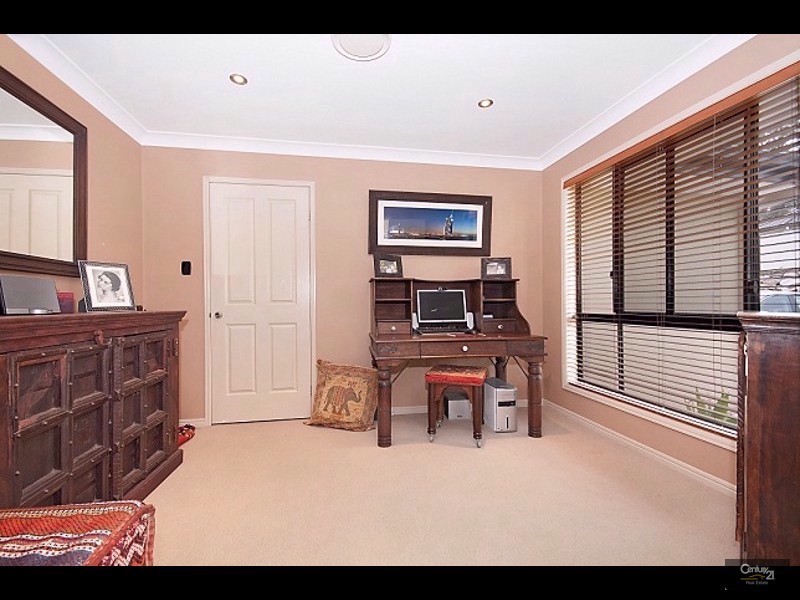 2 Quandong Crescent, Arana Hills QLD 4054