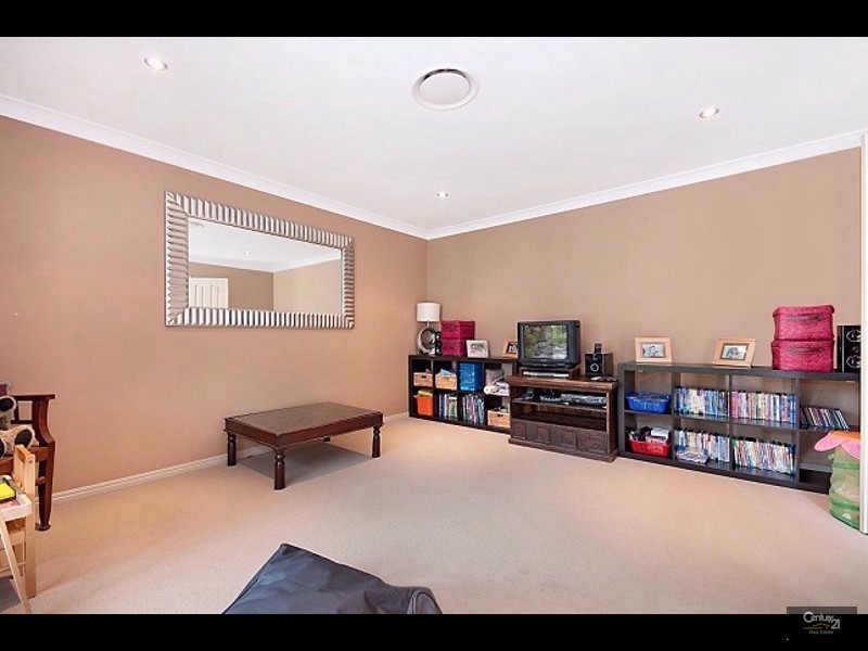 2 Quandong Crescent, Arana Hills QLD 4054