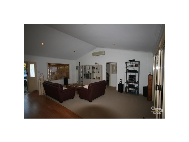 49 Oxford Crescent, Bridgeman Downs QLD 4035