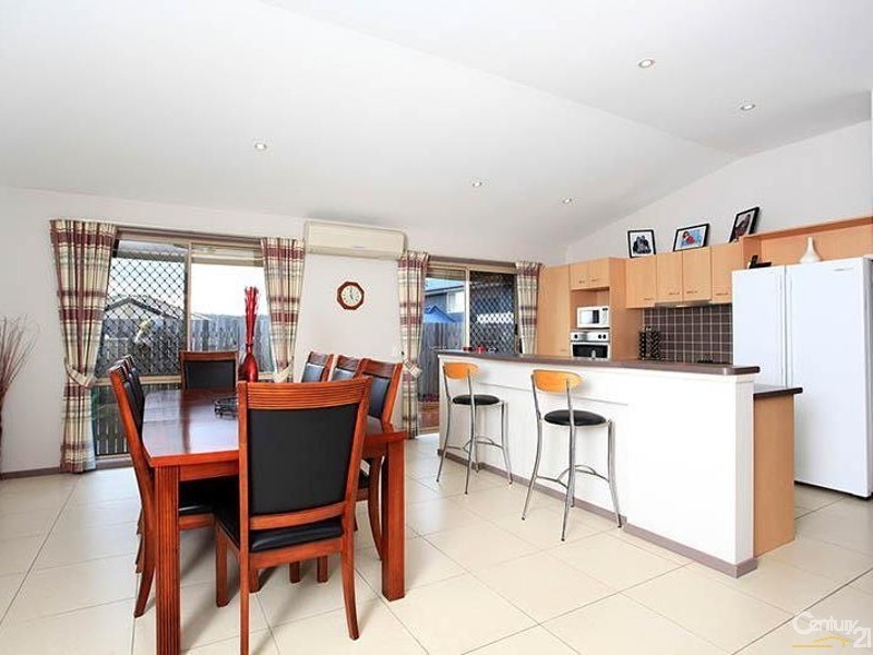 6 Beechwood Place, Warner QLD 4500