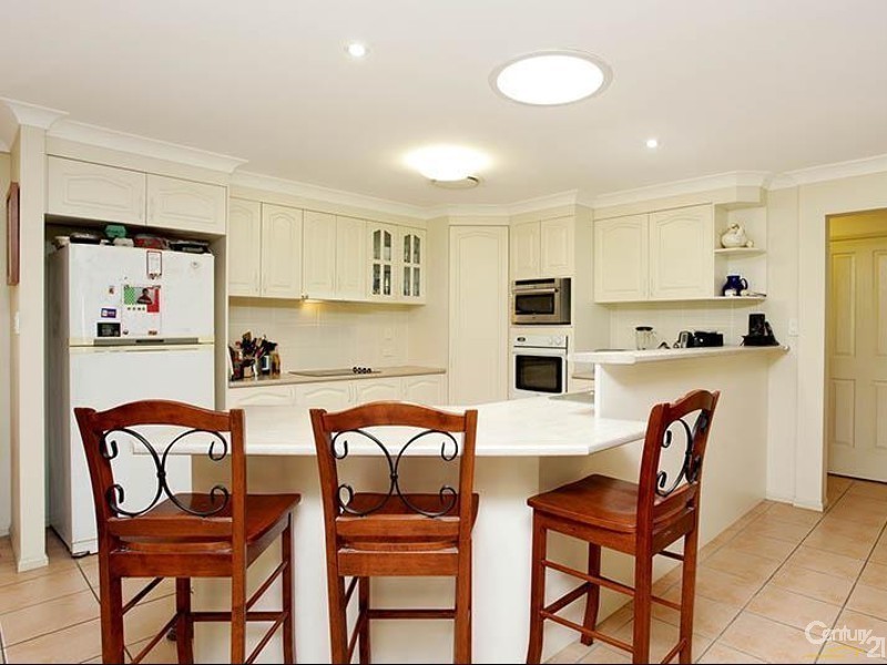 1 Pheasant Court, Cashmere QLD 4500