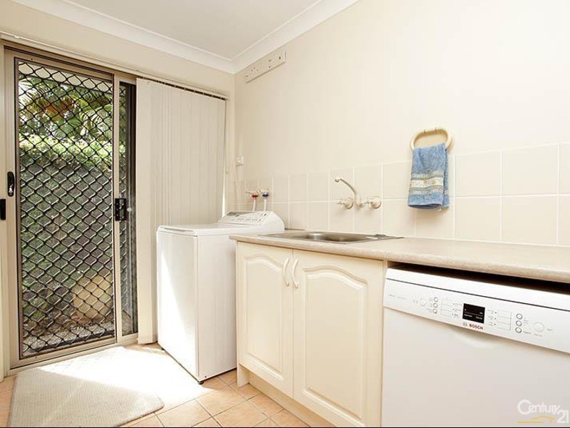 1 Pheasant Court, Cashmere QLD 4500