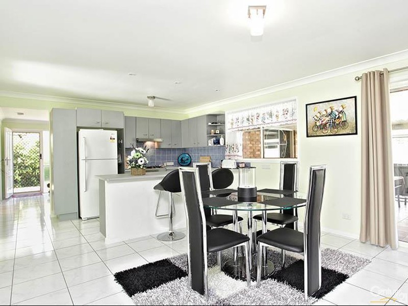 42 Kurrajong Drive, Warner QLD 4500