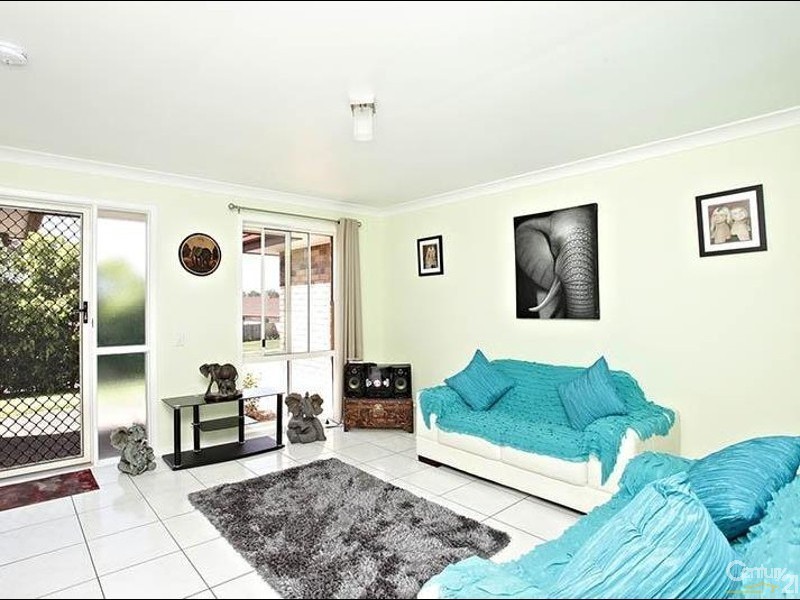 42 Kurrajong Drive, Warner QLD 4500