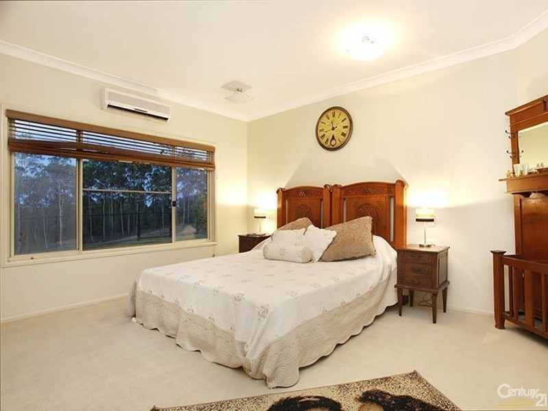 1 Tipuana Place, Cashmere QLD 4500