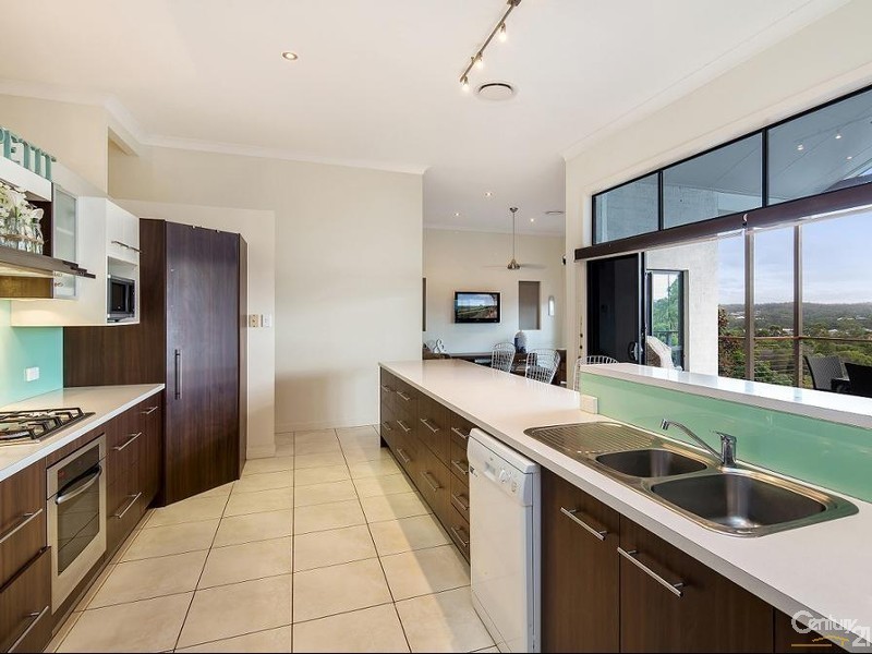 16 Alberic Court, Eatons Hill QLD 4037