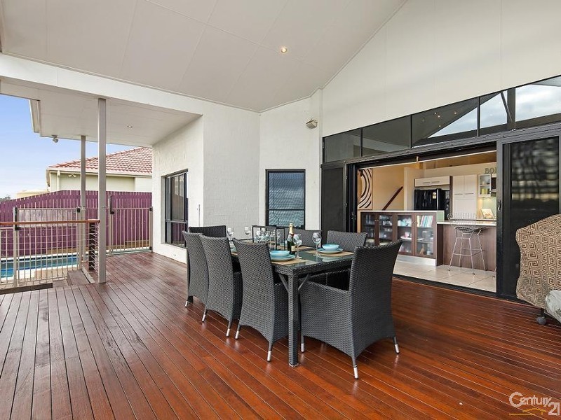 16 Alberic Court, Eatons Hill QLD 4037