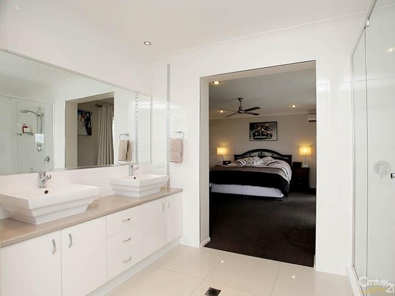 19 Hillary Drive, Warner QLD 4500