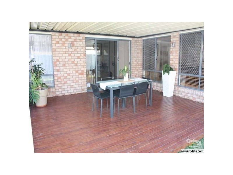 17 Manor Crescent, Wakerley QLD 4154