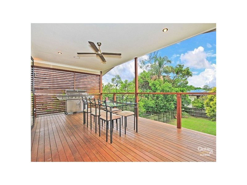 9 Worden Street, Morningside QLD 4170