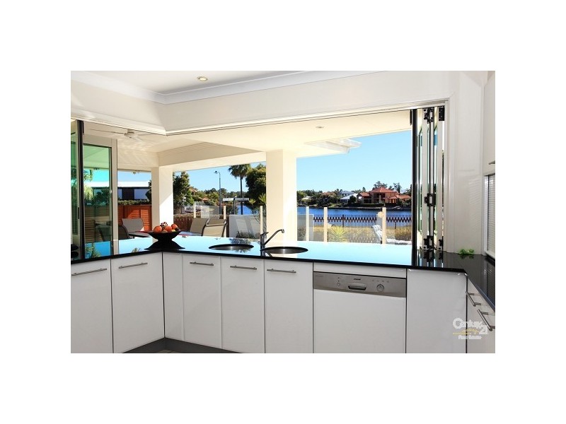 1 Parsons Bank Dve, Twin Waters QLD 4564