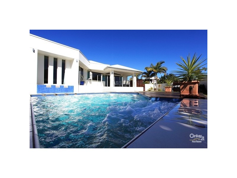 1 Parsons Bank Dve, Twin Waters QLD 4564