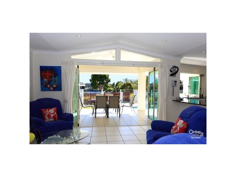 1 Parsons Bank Dve, Twin Waters QLD 4564