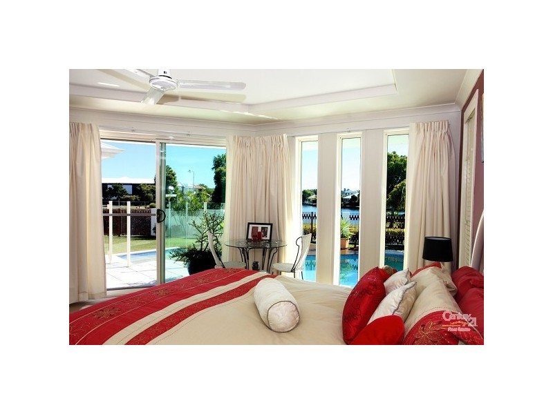 1 Parsons Bank Dve, Twin Waters QLD 4564