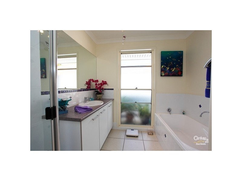 1 Parsons Bank Dve, Twin Waters QLD 4564