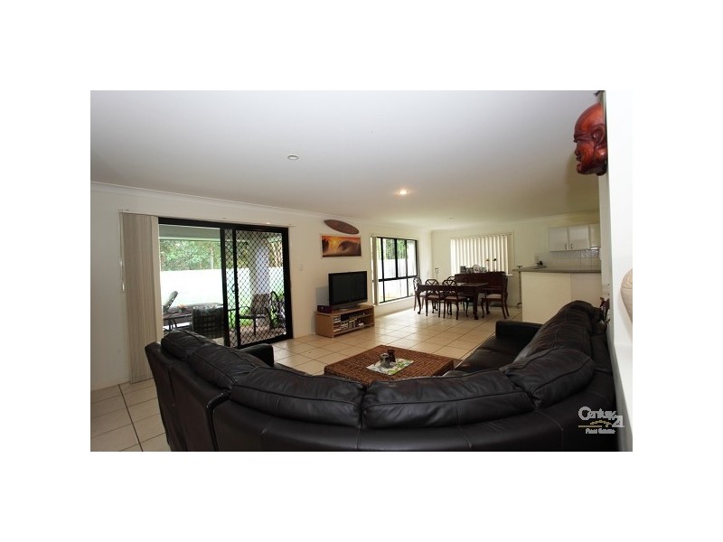 8 Veerings Cresent, Twin Waters QLD 4564