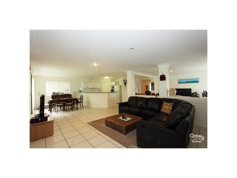 8 Veerings Cresent, Twin Waters QLD 4564