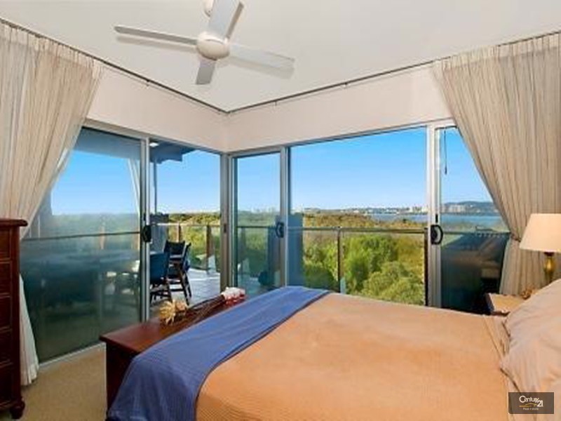 128/80 North Shore Road, Twin Waters QLD 4564
