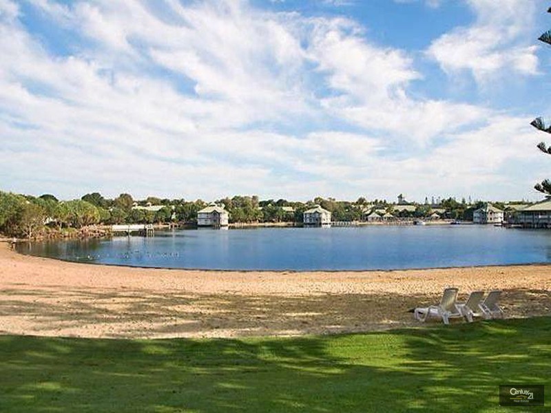 128/80 North Shore Road, Twin Waters QLD 4564