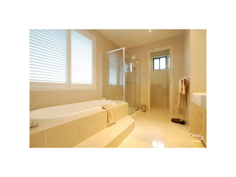 24 Karinya Place, Twin Waters QLD 4564