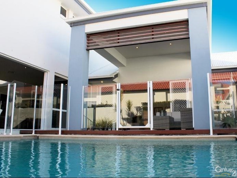 24 Veerings Crescent, Twin Waters QLD 4564