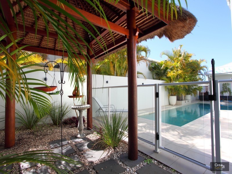 32 Stillwater Drive, Twin Waters QLD 4564