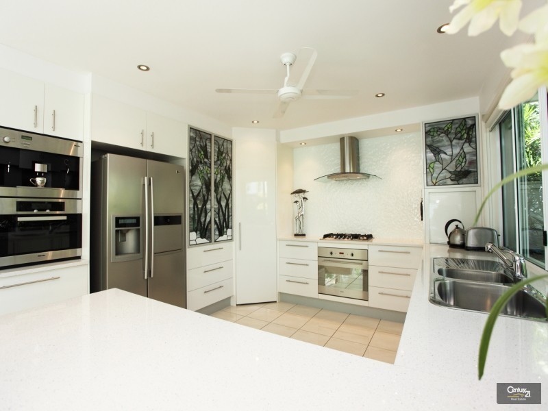 32 Stillwater Drive, Twin Waters QLD 4564