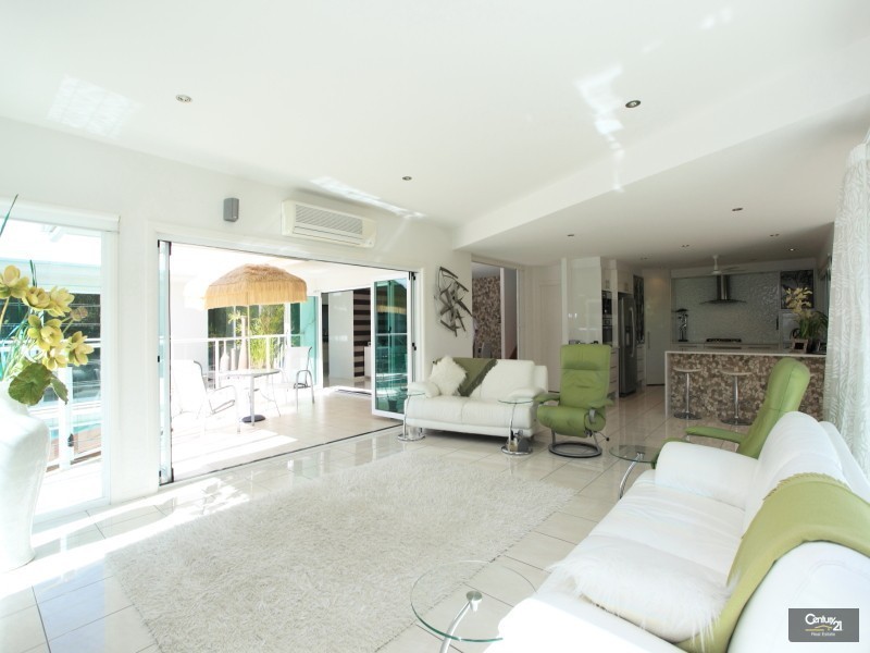 32 Stillwater Drive, Twin Waters QLD 4564