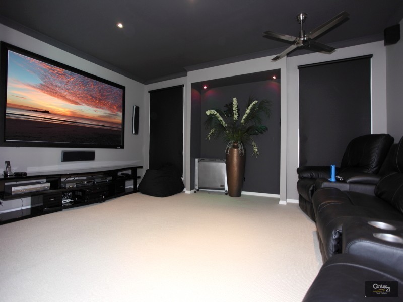 32 Stillwater Drive, Twin Waters QLD 4564