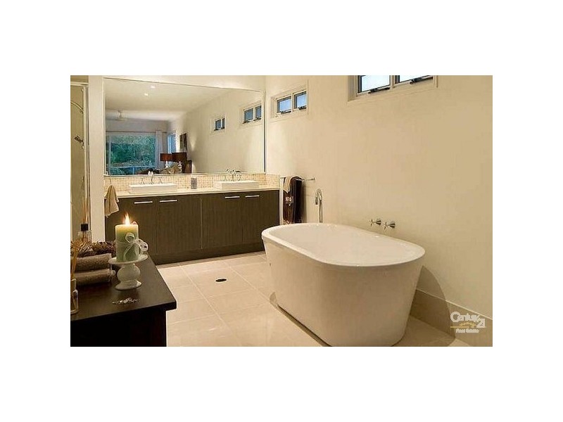 33 Hetherington Drive, Twin Waters QLD 4564