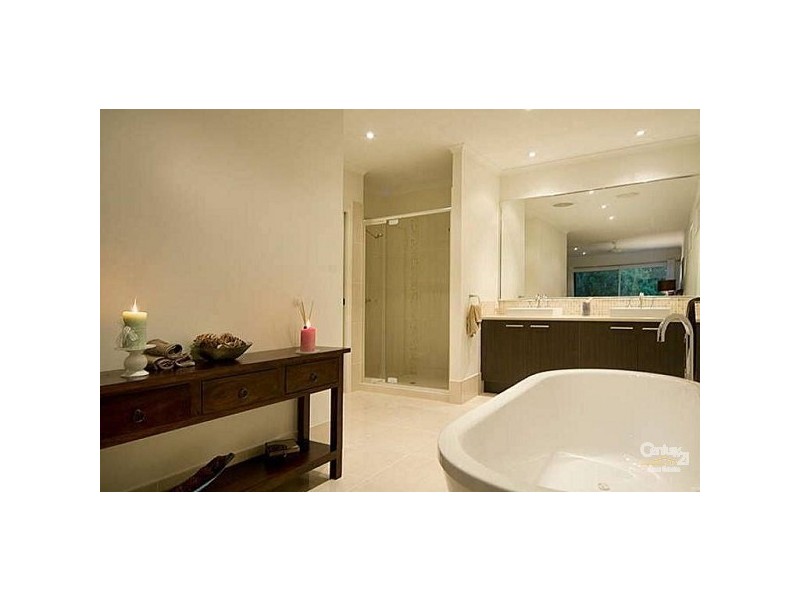 33 Hetherington Drive, Twin Waters QLD 4564