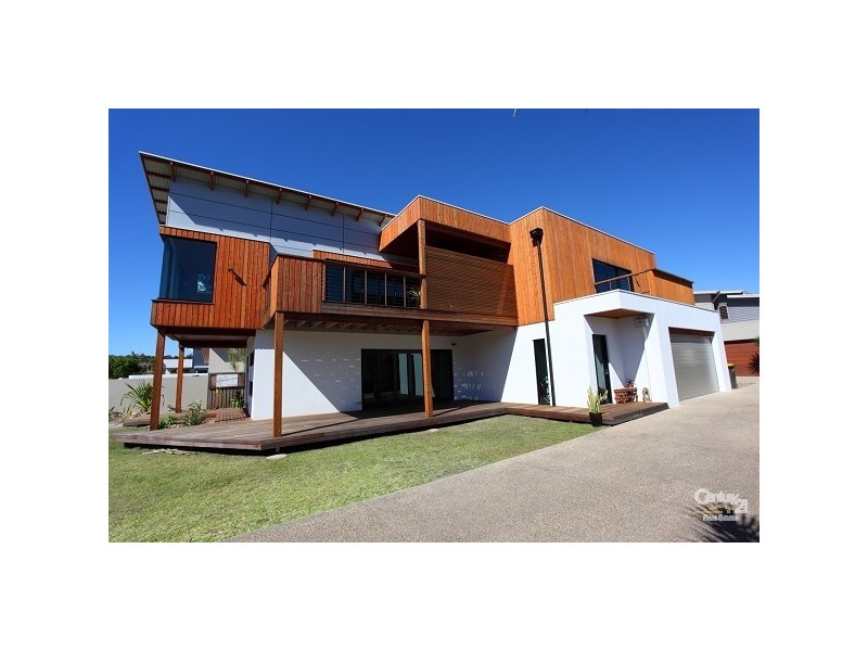 18 Boardrider Crescent, Mount Coolum QLD 4573