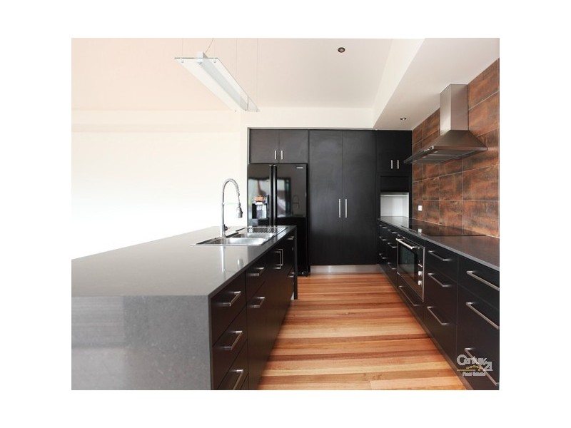 18 Boardrider Crescent, Mount Coolum QLD 4573