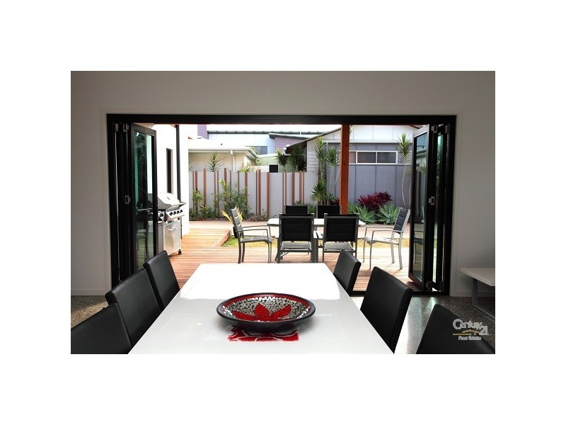 18 Boardrider Crescent, Mount Coolum QLD 4573