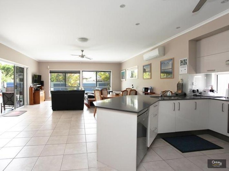 50 Prestwick Drive, Twin Waters QLD 4564