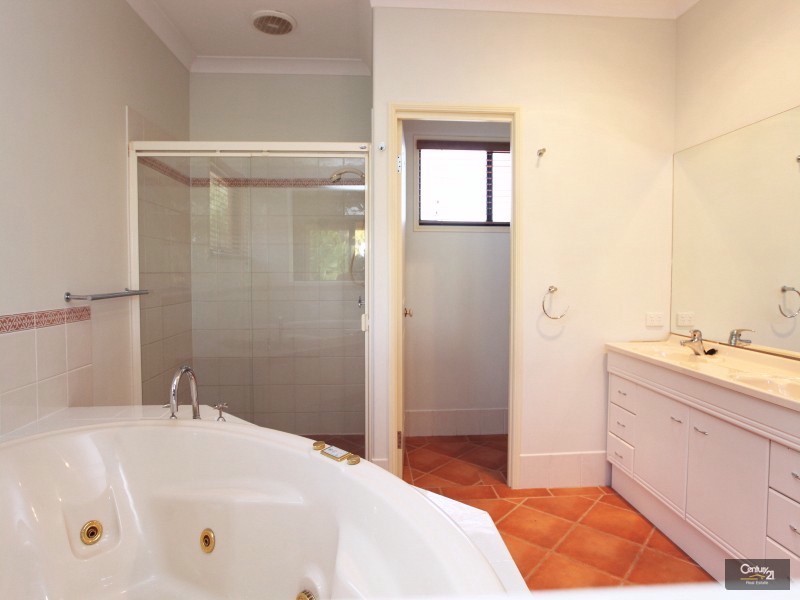 2 Esperance Drive, Twin Waters QLD 4564