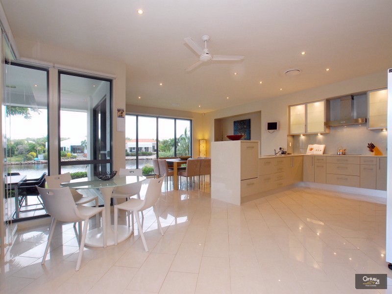 24 Karinya Place, Twin Waters QLD 4564