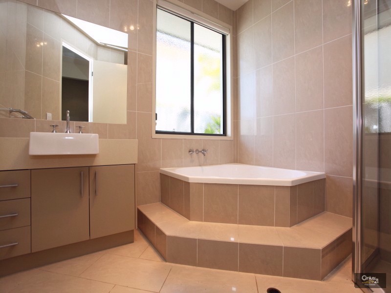 24 Karinya Place, Twin Waters QLD 4564