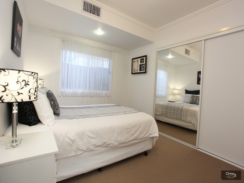 18 Waterline Close, Mount Coolum QLD 4573