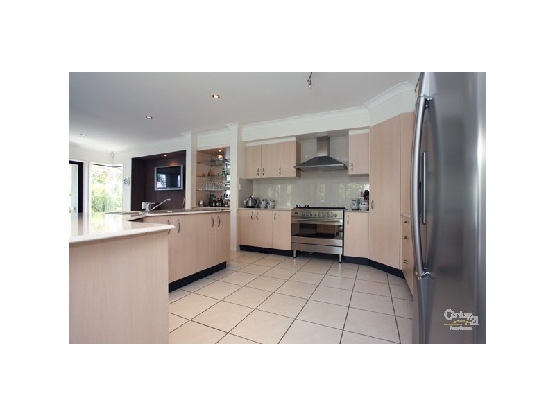 6 Waterfront Court, Twin Waters QLD 4564