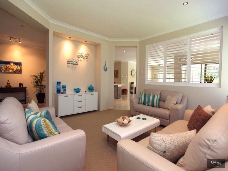 2 Veerings Crescent, Twin Waters QLD 4564